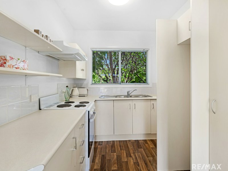 Photo - 5/9 Holborow Close, Surfers Paradise QLD 4217 - Image 4