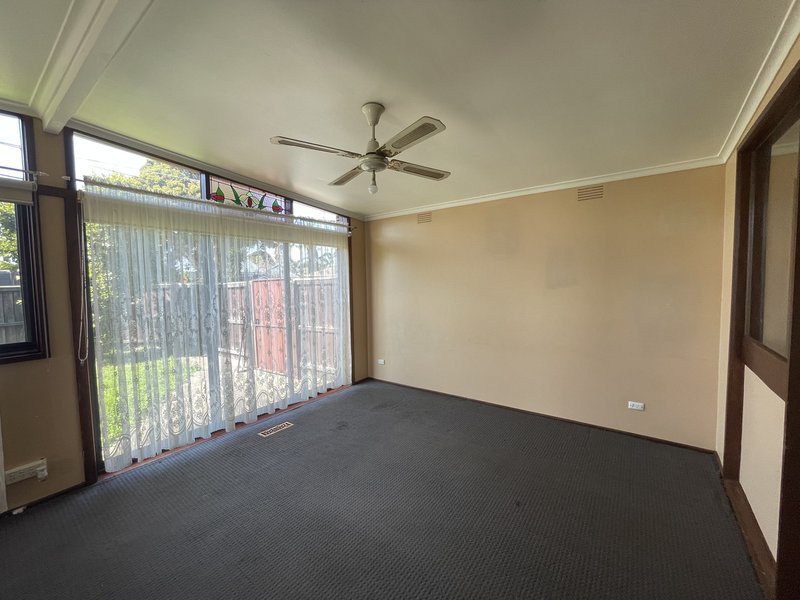 Photo - 59 Huskisson Avenue, Lalor VIC 3075 - Image 6