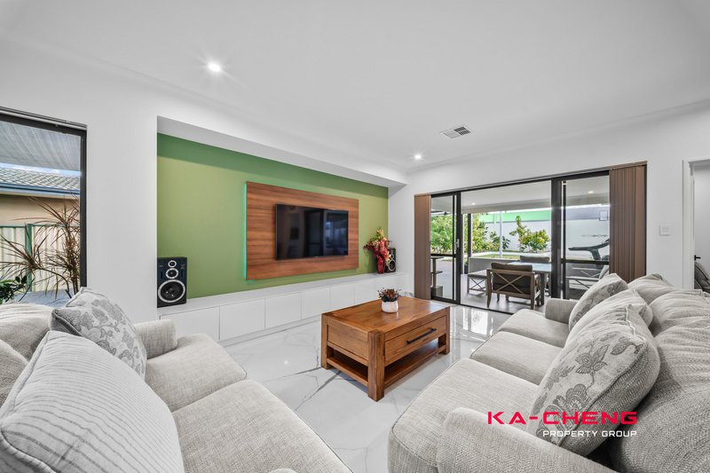 Photo - 59 Ivanhoe Street, Morley WA 6062 - Image 13