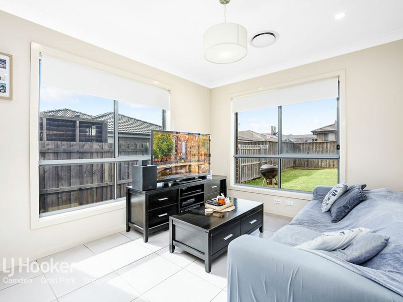 Photo - 59 Kingsman Avenue, Elderslie NSW 2570 - Image 4