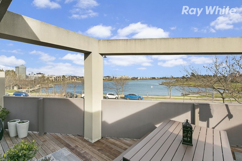 Photo - 59 Lakeside Boulevard, Pakenham VIC 3810 - Image 7