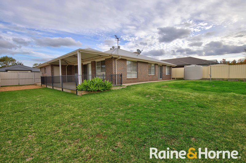 Photo - 59 Lakeside Circuit, Dubbo NSW 2830 - Image 12