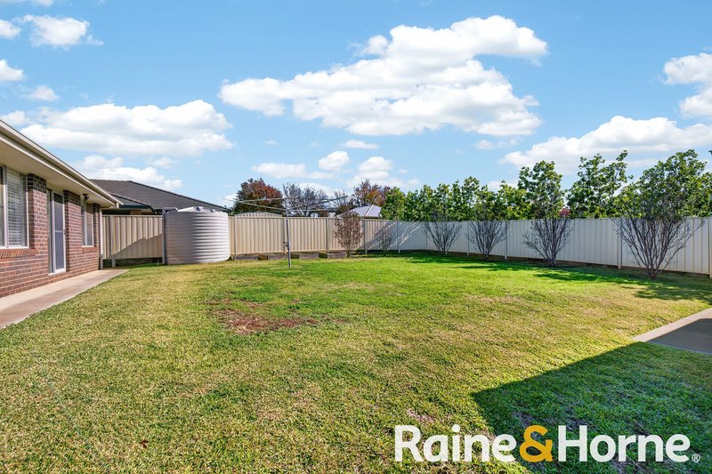 Photo - 59 Lakeside Circuit, Dubbo NSW 2830 - Image 13