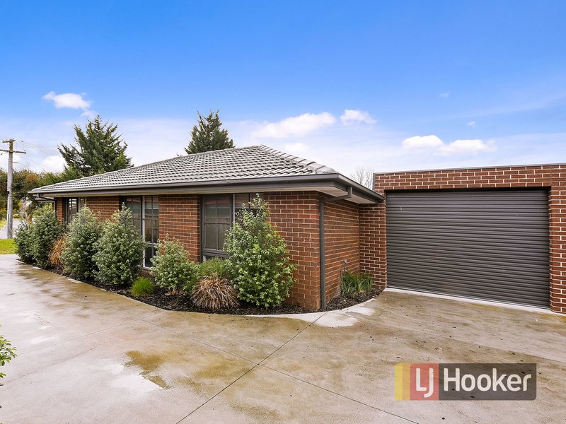 Photo - 59 Lamont Crescent, Cranbourne VIC 3977 - Image 2