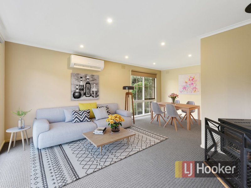 Photo - 59 Lamont Crescent, Cranbourne VIC 3977 - Image 3