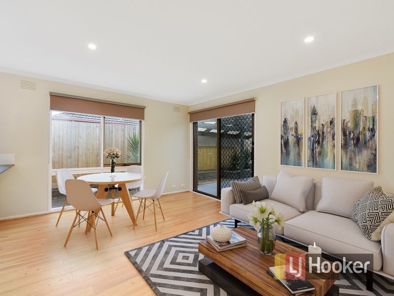 Photo - 59 Lamont Crescent, Cranbourne VIC 3977 - Image 4