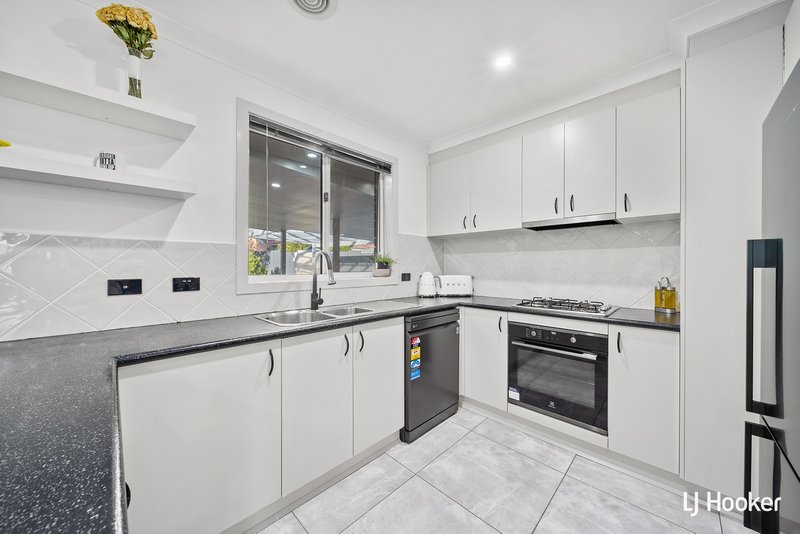 Photo - 59 Lance Hill Avenue, Dunlop ACT 2615 - Image 3