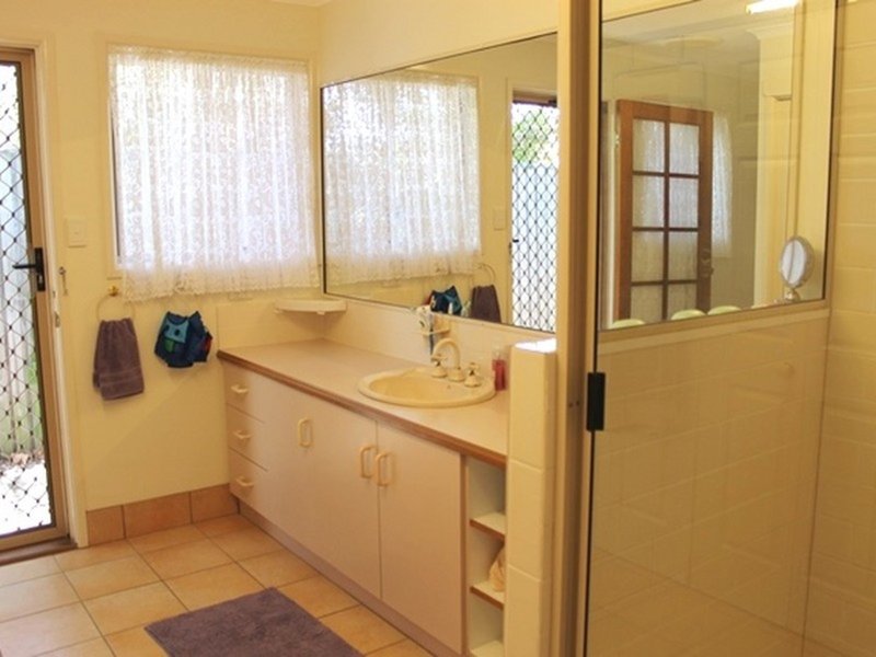 Photo - 59 Latrobe Street, Tannum Sands QLD 4680 - Image 8