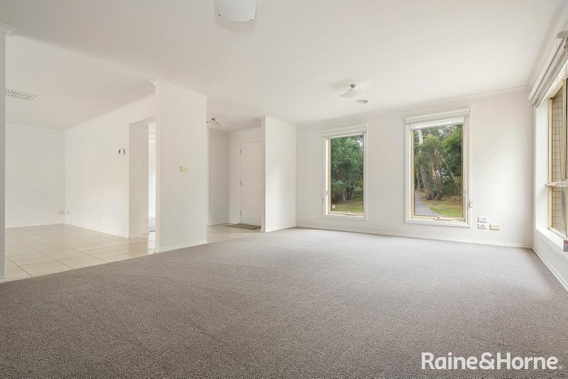 Photo - 59 Leared Drive, Kyneton VIC 3444 - Image 4