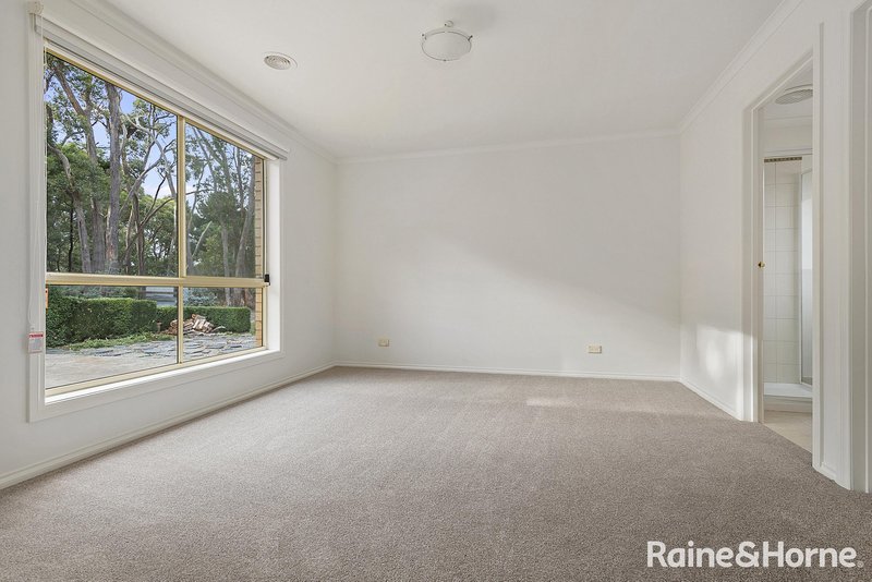 Photo - 59 Leared Drive, Kyneton VIC 3444 - Image 8