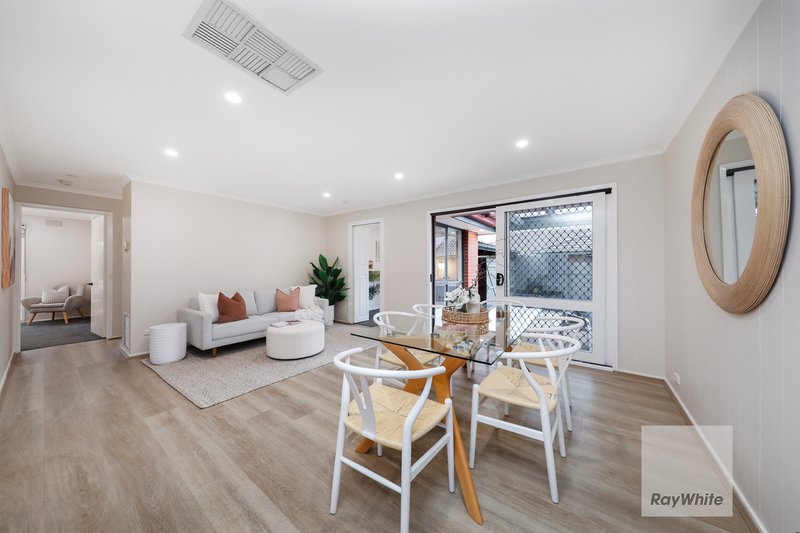 Photo - 59 Lenoak Street, Gladstone Park VIC 3043 - Image 7