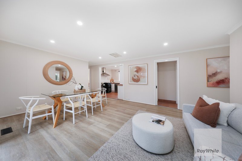 Photo - 59 Lenoak Street, Gladstone Park VIC 3043 - Image 8