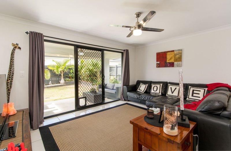 Photo - 59 Lytham Circuit, North Lakes QLD 4509 - Image 4