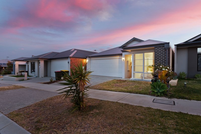 Photo - 59 Makassar Way, Clarkson WA 6030 - Image 3