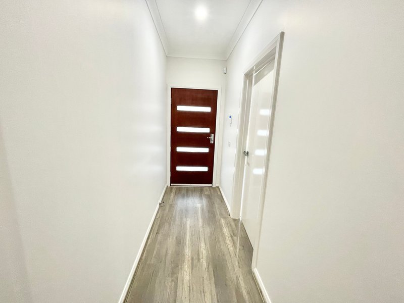 Photo - 59 Malone Circuit, Deanside VIC 3336 - Image 2