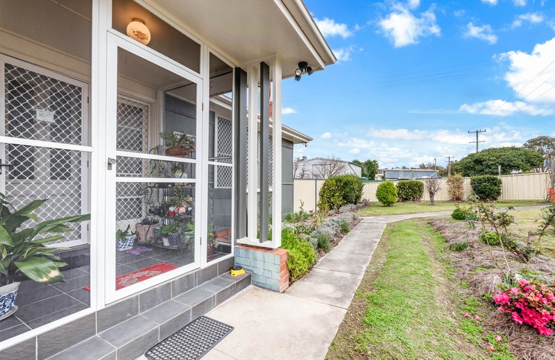 Photo - 59 Manners Street, Tenterfield NSW 2372 - Image 4