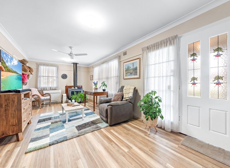 Photo - 59 Manners Street, Tenterfield NSW 2372 - Image 5