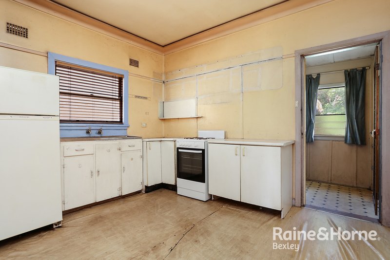 Photo - 59 Martin Street, Roselands NSW 2196 - Image 4