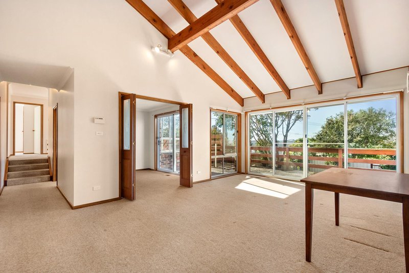 Photo - 59 Martley Circuit, Calwell ACT 2905 - Image 3
