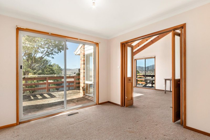 Photo - 59 Martley Circuit, Calwell ACT 2905 - Image 9