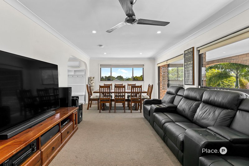Photo - 59 Meadowlands Road, Carindale QLD 4152 - Image 5