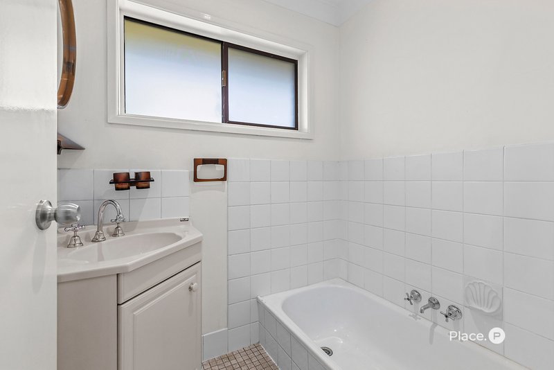 Photo - 59 Meadowlands Road, Carindale QLD 4152 - Image 20