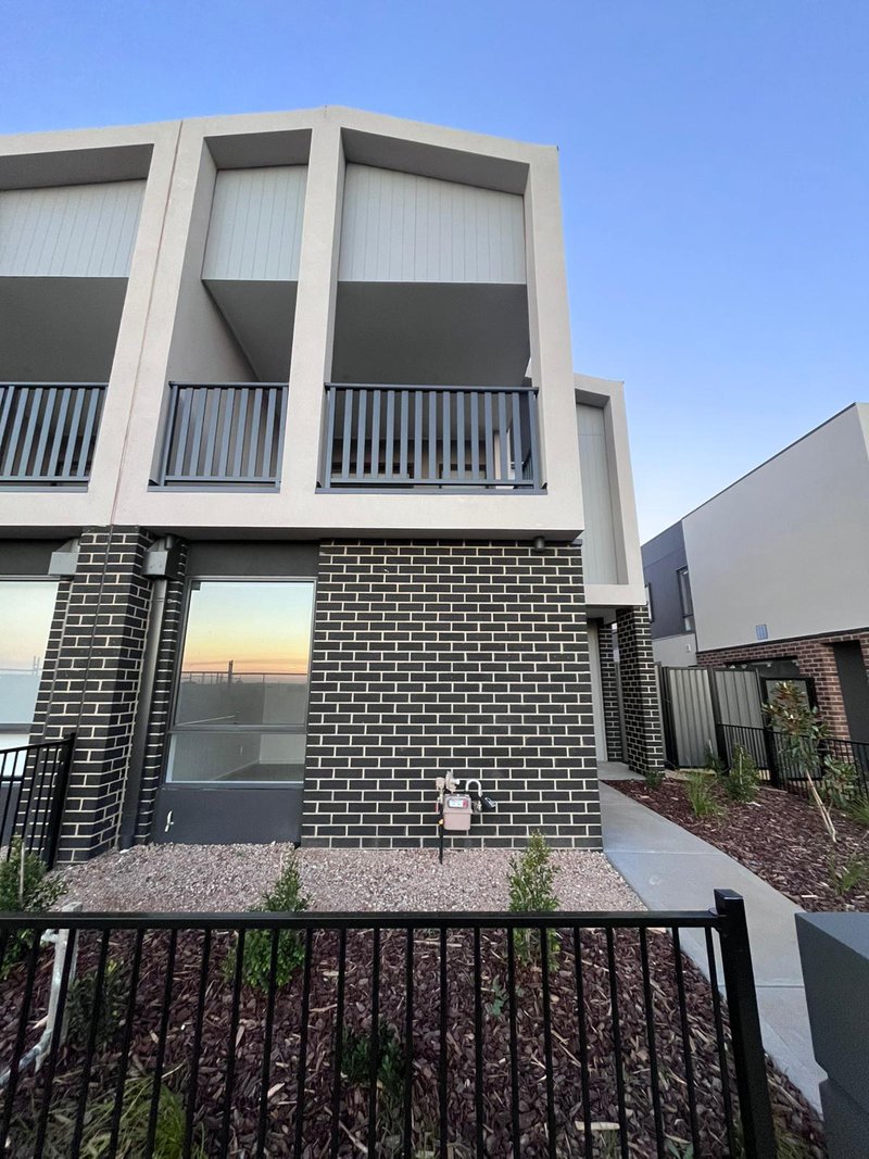 Photo - 59 Messara Walk, Truganina VIC 3029 - Image 2