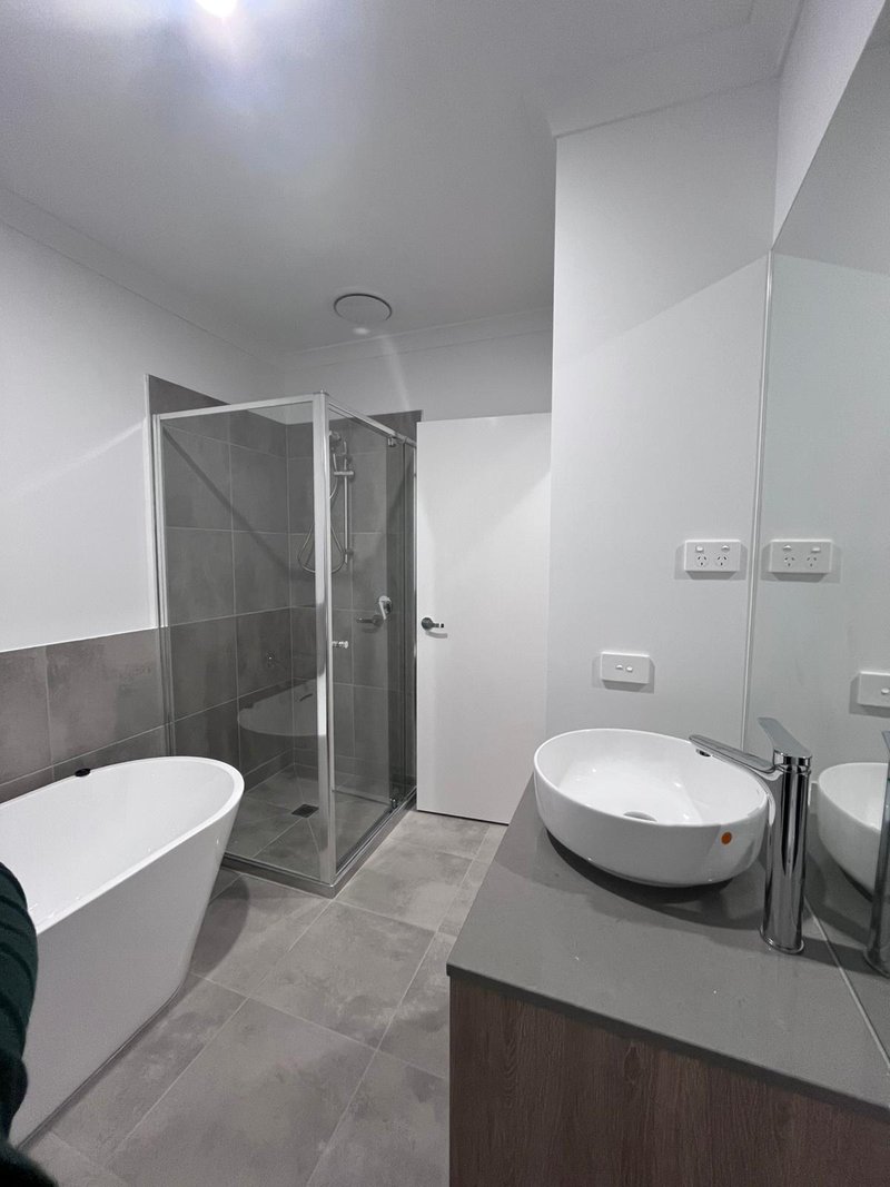 Photo - 59 Messara Walk, Truganina VIC 3029 - Image 15