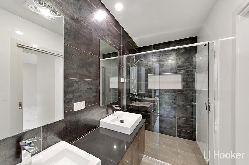 Photo - 59 Nevertire Street, Lawson ACT 2617 - Image 8