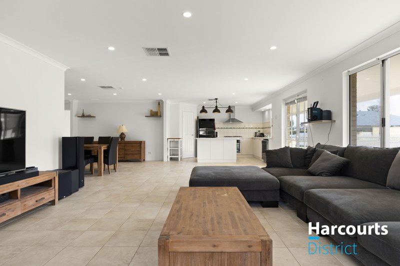 Photo - 59 Oakhill Heights, Ellenbrook WA 6069 - Image 4