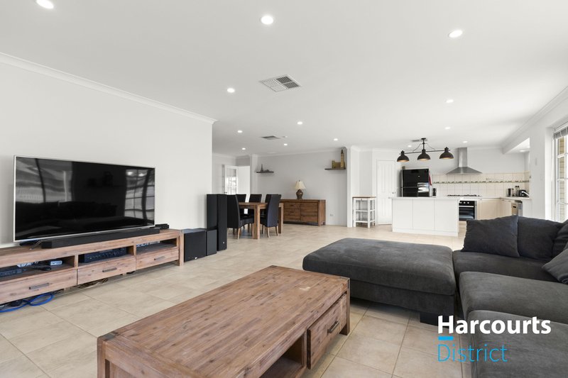 Photo - 59 Oakhill Heights, Ellenbrook WA 6069 - Image 5
