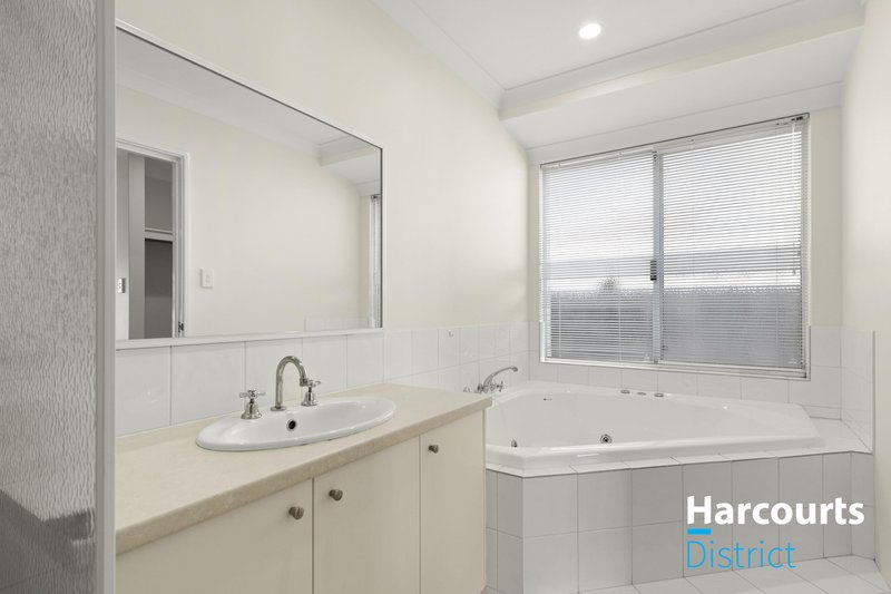 Photo - 59 Oakhill Heights, Ellenbrook WA 6069 - Image 17