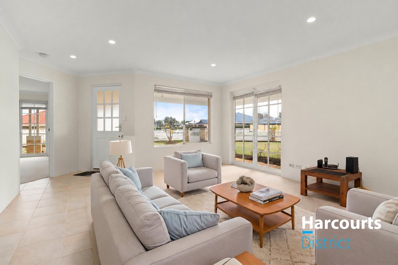 Photo - 59 Oakhill Heights, Ellenbrook WA 6069 - Image 21
