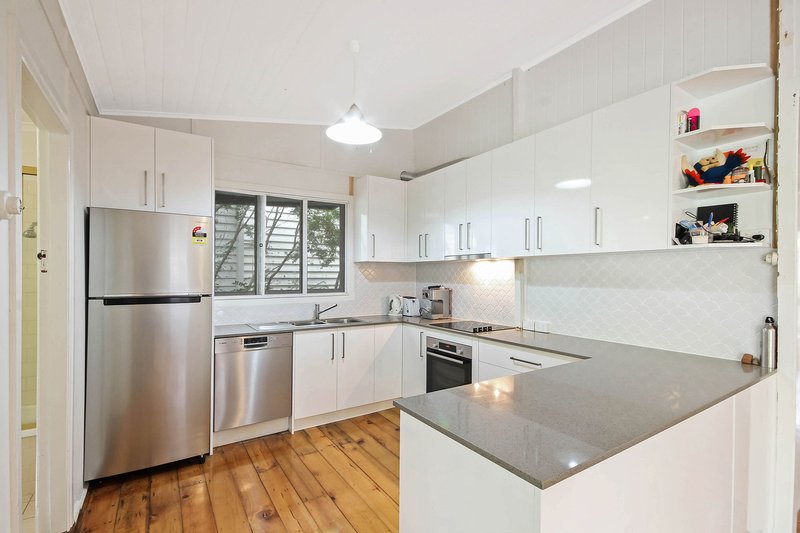 Photo - 59 Peach Street, Greenslopes QLD 4120 - Image 3