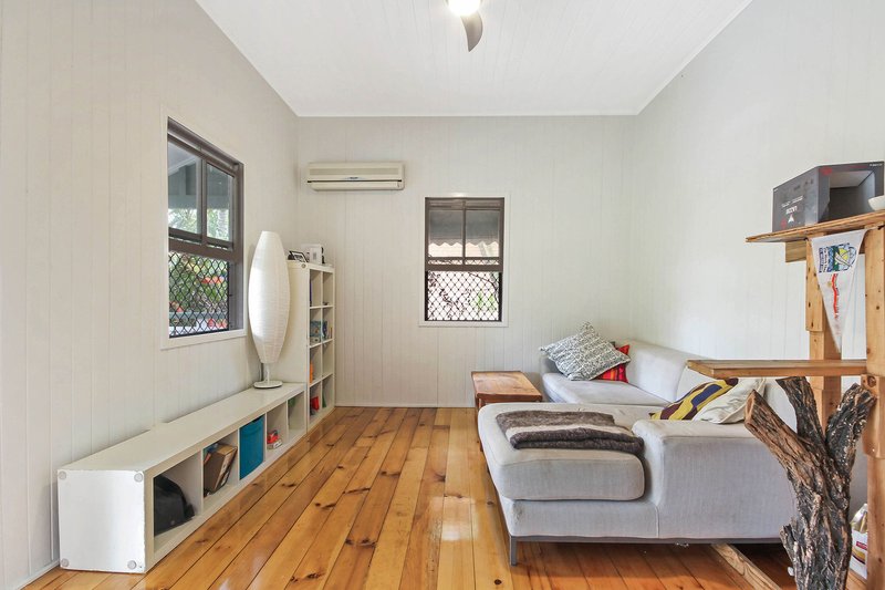 Photo - 59 Peach Street, Greenslopes QLD 4120 - Image 5