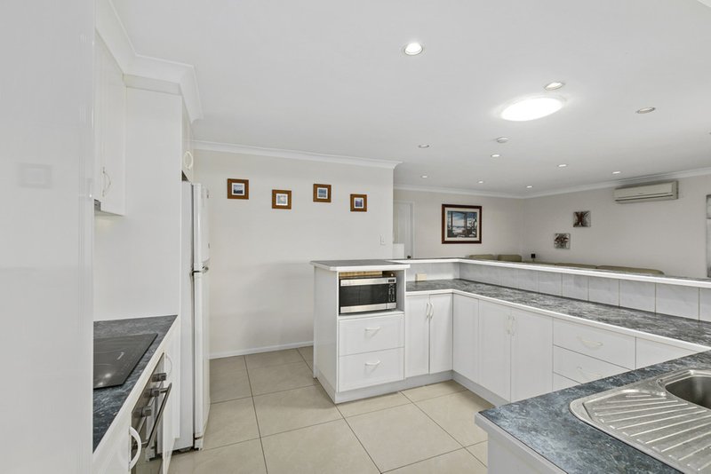 Photo - 59 Riesling Street, Thornlands QLD 4164 - Image 4