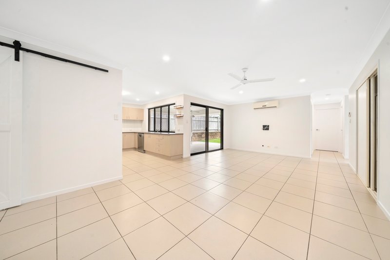 Photo - 59 Rolland Parade, Warner QLD 4500 - Image 3