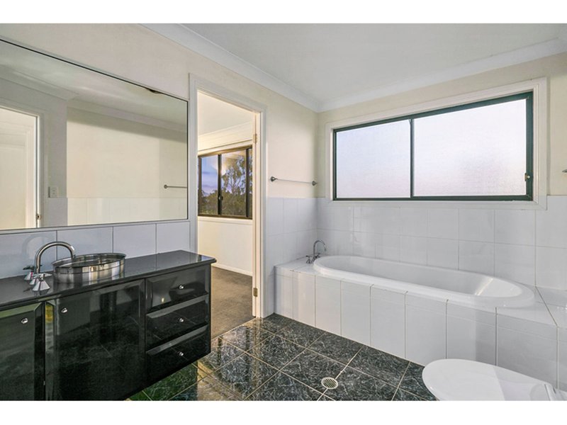 Photo - 59 Roseglen St , Greenslopes QLD 4120 - Image 5