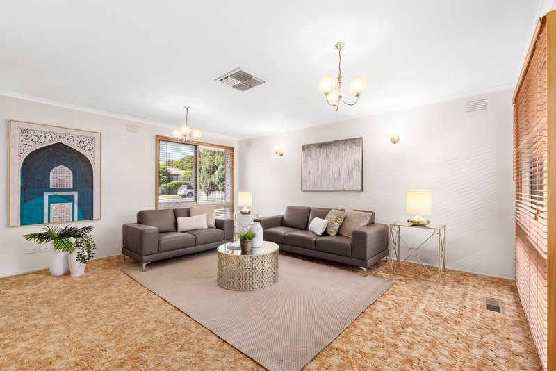 Photo - 59 Roycroft Avenue, Mill Park VIC 3082 - Image 2