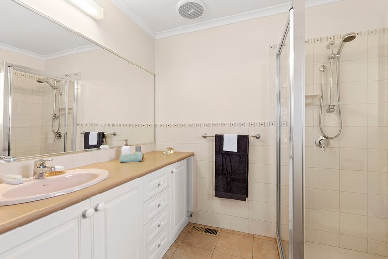 Photo - 59 Roycroft Avenue, Mill Park VIC 3082 - Image 6