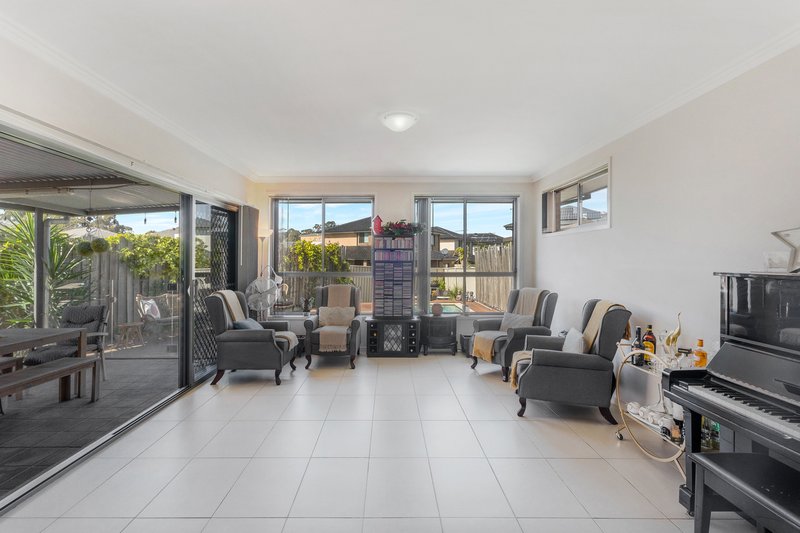 Photo - 59 San Cristobal Drive, Green Valley NSW 2168 - Image 4