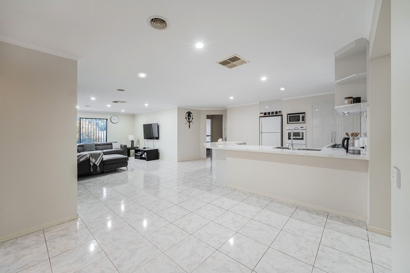 Photo - 59 Sandover Drive, Roxburgh Park VIC 3064 - Image 9