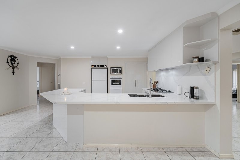 Photo - 59 Sandover Drive, Roxburgh Park VIC 3064 - Image 10