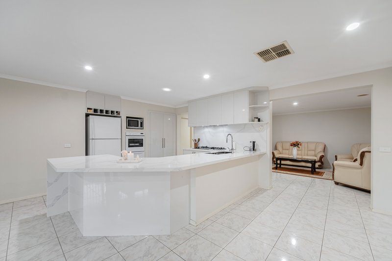 Photo - 59 Sandover Drive, Roxburgh Park VIC 3064 - Image 11