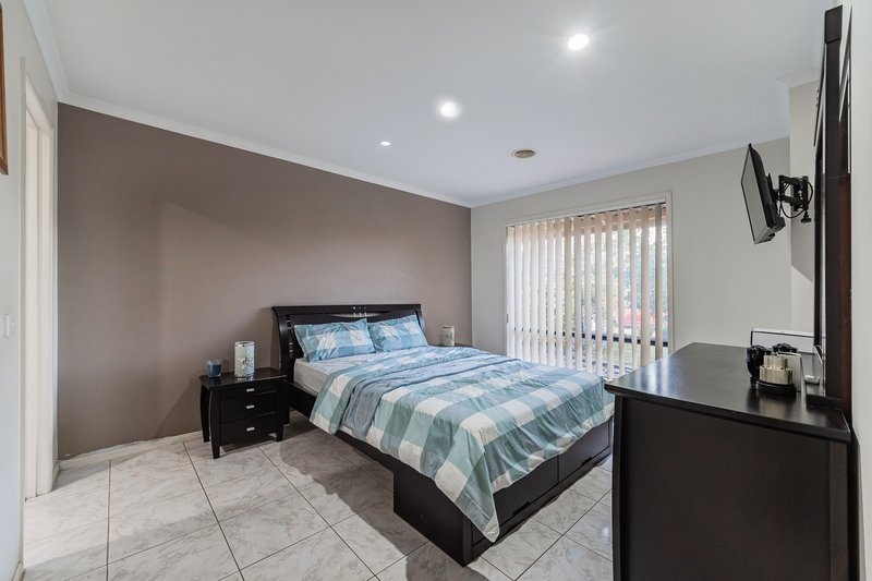 Photo - 59 Sandover Drive, Roxburgh Park VIC 3064 - Image 14