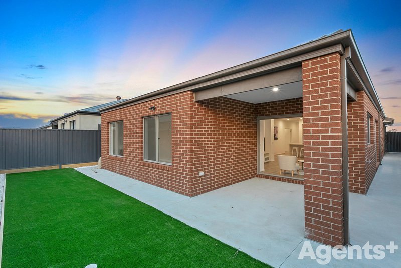 Photo - 59 Shearjoy Loop, Clyde North VIC 3978 - Image 15