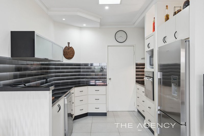 Photo - 5/9 St Marks Drive, Hillarys WA 6025 - Image 11