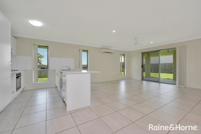 Photo - 59 Stern Road, Tannum Sands QLD 4680 - Image 4