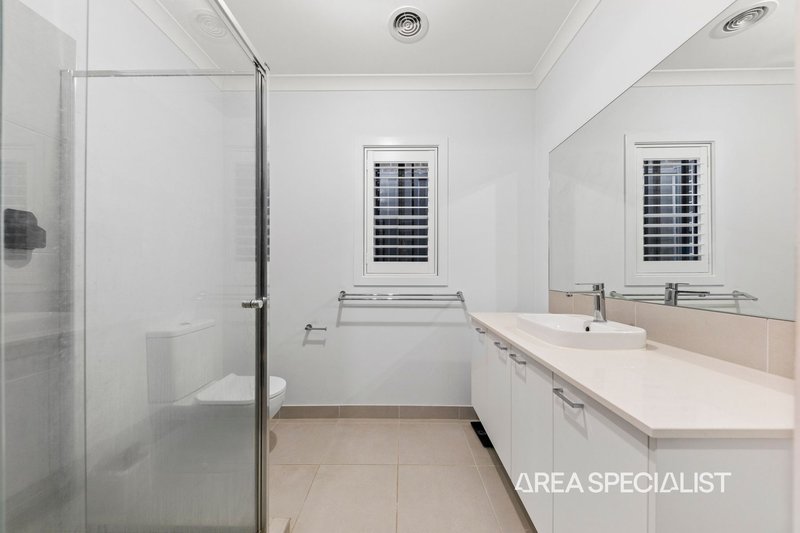 Photo - 59 Studd Road, Pakenham VIC 3810 - Image 8