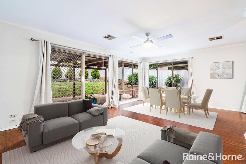 Photo - 59 Sunnymeade Drive, Aberfoyle Park SA 5159 - Image 5